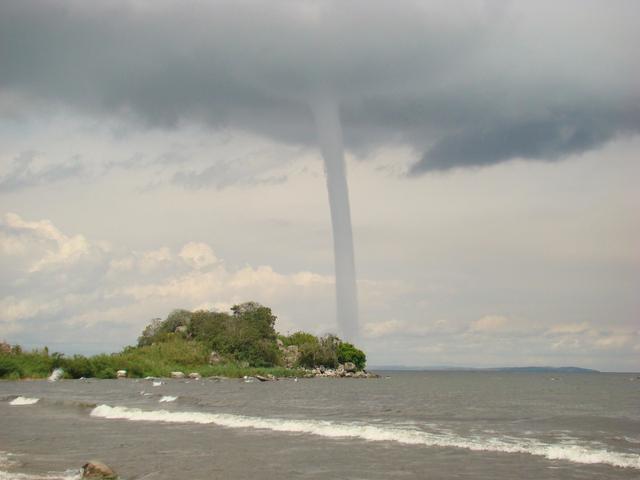 大理洱海的简介 大理洱海的介绍(大理洱海公园好玩吗大理洱海公园简介)
